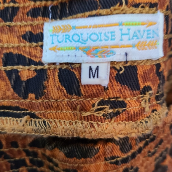 Large bell bottom leapard material vintage Size M. Pants - Picture 3 of 3